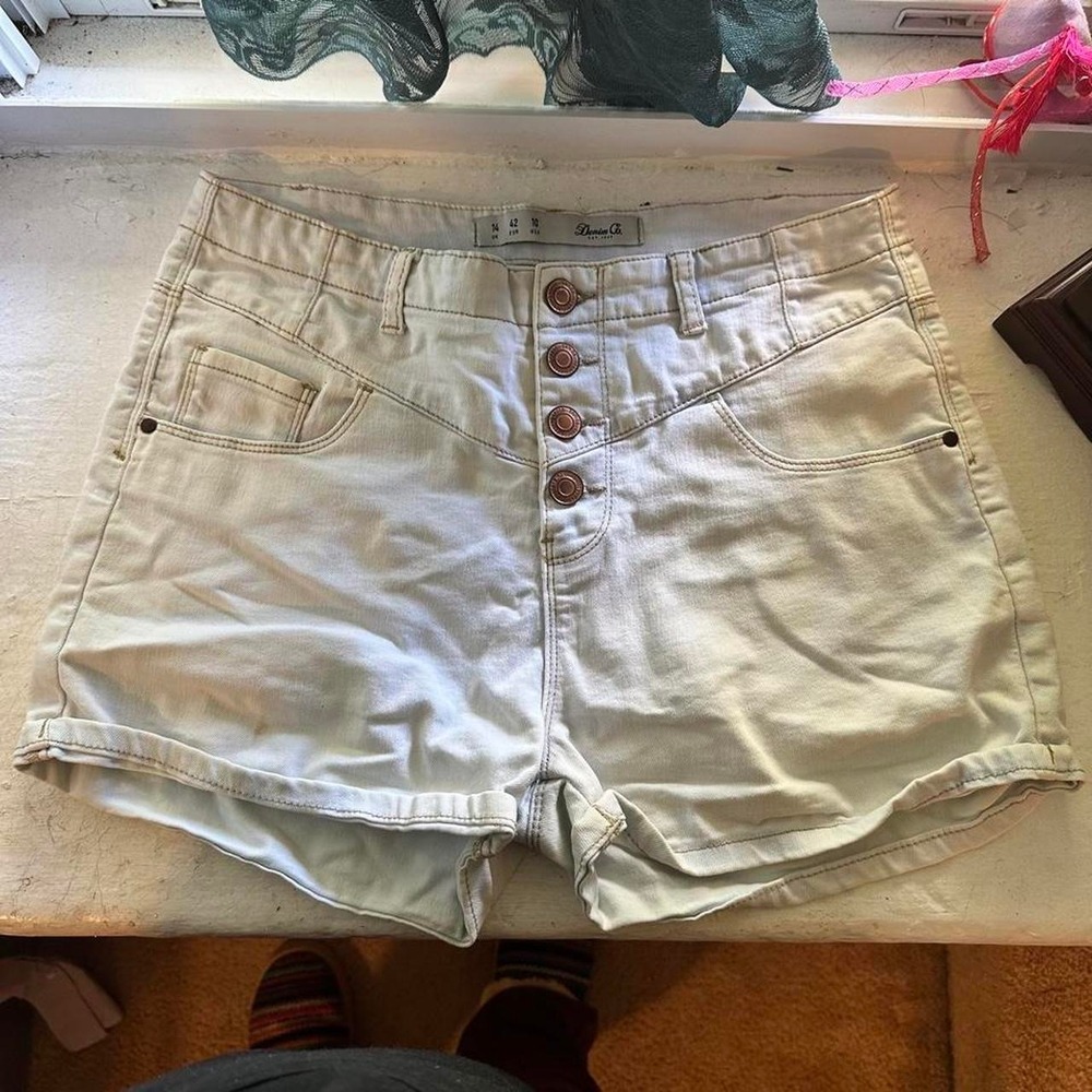 Denim Co High-waisted cream denim shorts with button fly, Size: US10